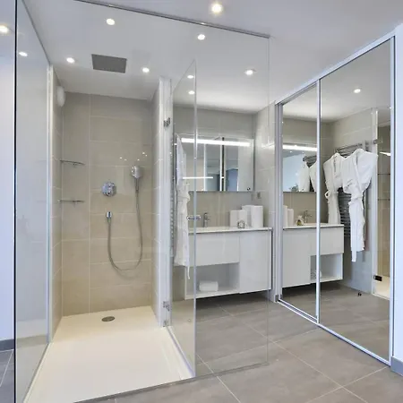 Nautilia 106 - Supérieure Luxe Avec Jacuzzi 2 Personnes Appartement Agde