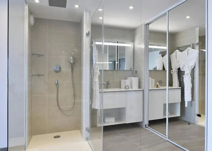 Nautilia 106 - Superieure Luxe Avec Jacuzzi 2 Personnes Daire Agde