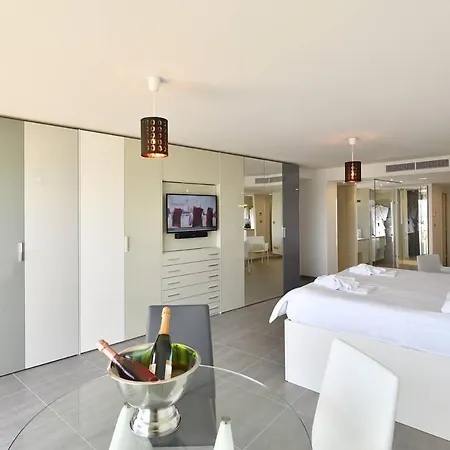 Nautilia 106 - Superieure Luxe Avec Jacuzzi 2 Personnes Appartement *